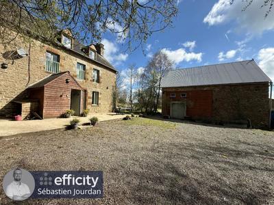 Maison - 448 m² - 19 pièces