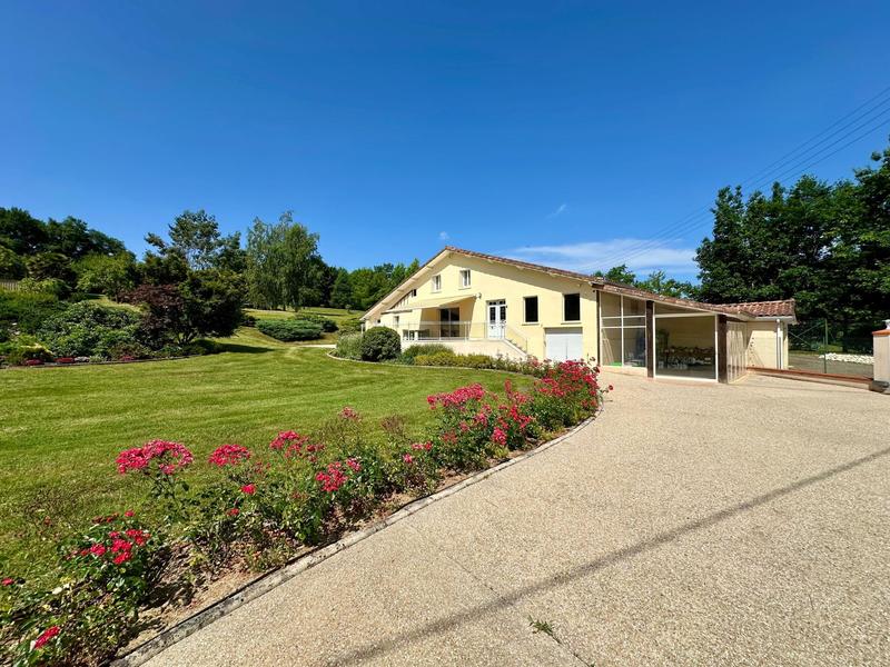 Villa - 335 m² - 11 pièces