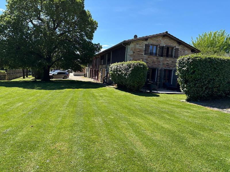 Maison - 325 m² - 8 pièces