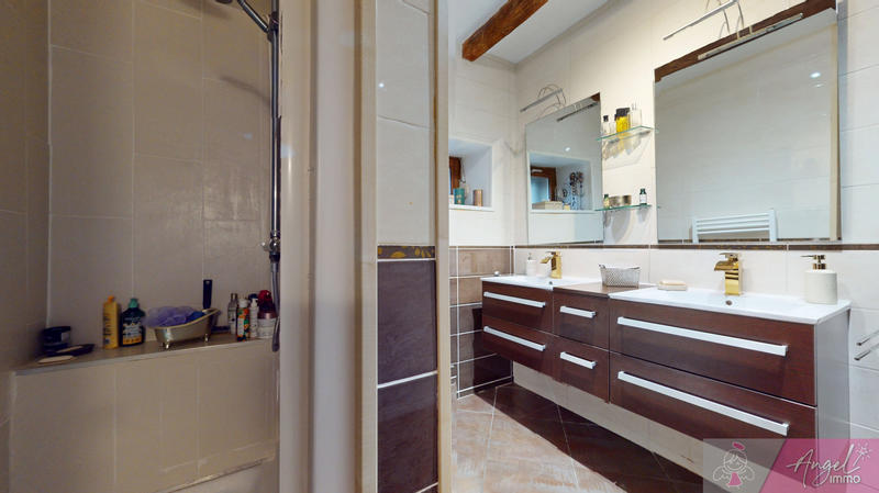 Maison - 253 m² - 10 pièces