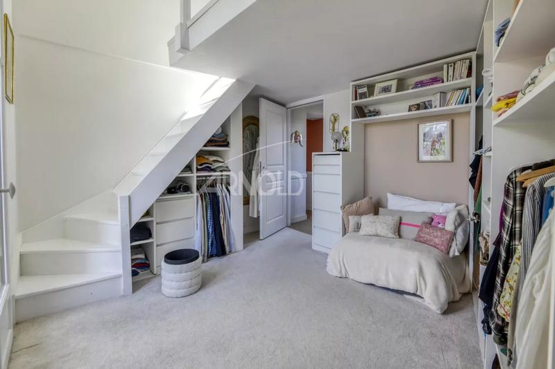 Maison - 200 m² - 10 pièces