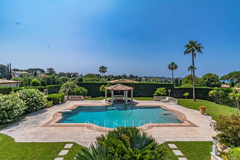 Maison - 347 m² - 7 pièces