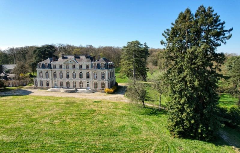 Manoir - 1 850 m² - 30 pièces
