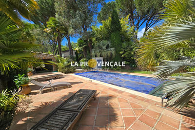 Maison - 176 m² - 9 pièces