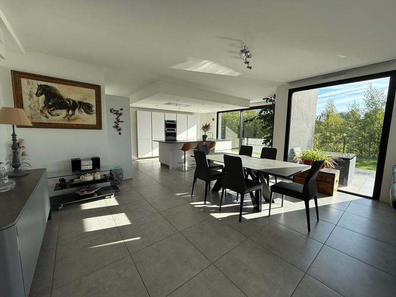 Maison - 190 m² - 5 pièces