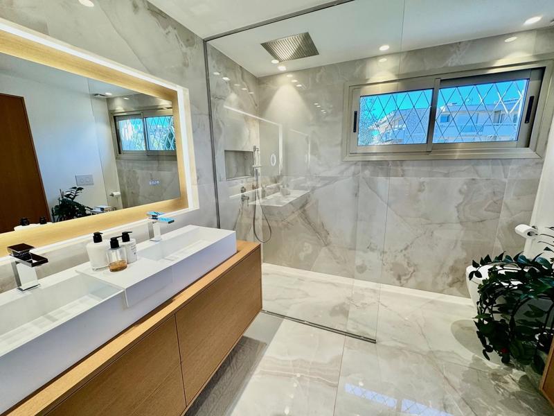 Appartement - 110 m² - 4 pièces