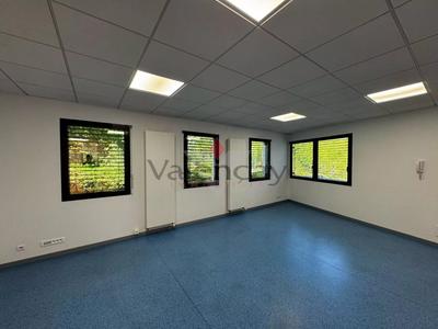 Bureau - 200 m² - 7 pièces