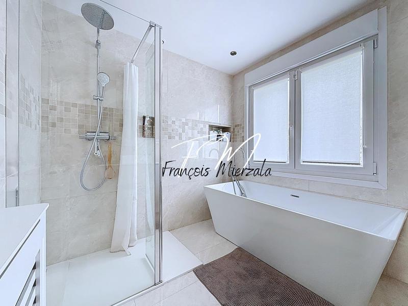 Maison - 130 m² - 6 pièces