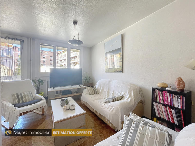 Appartement - 125 m² - 6 pièces