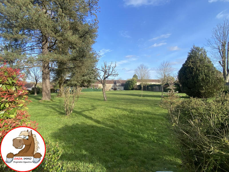 Maison - 547 m² - 12 pièces