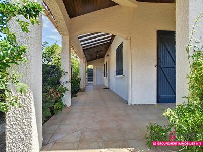 Villa - 164 m² - 10 pièces