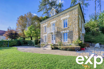 Maison - 196 m² - 7 pièces