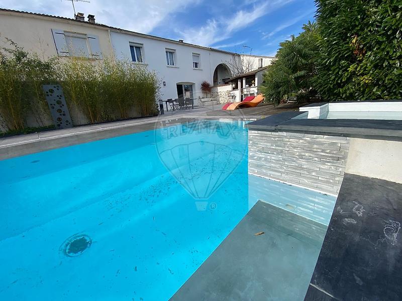 Maison - 182 m² - 7 pièces