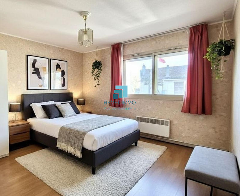 Appartement - 93 m² - 4 pièces