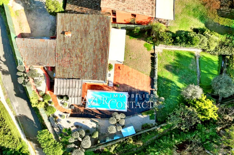 Maison - 205 m² - 4 pièces