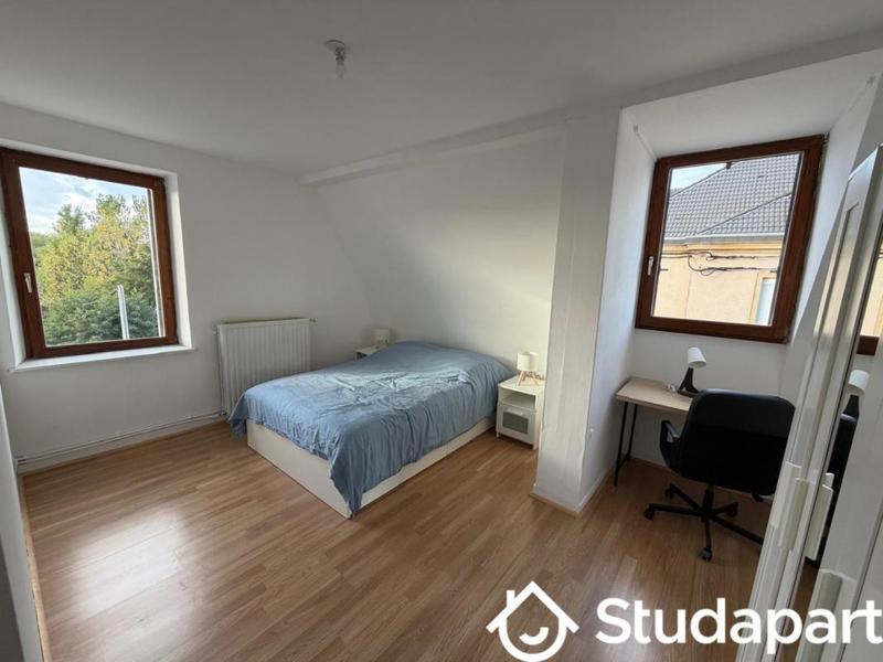 Chambre - 11 m² - 1 pièce