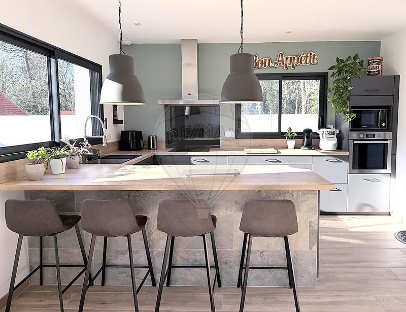 Maison - 130 m² - 4 pièces