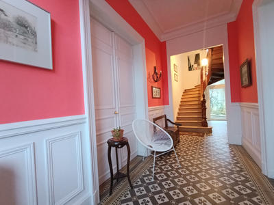 Maison - 242 m² - 9 pièces