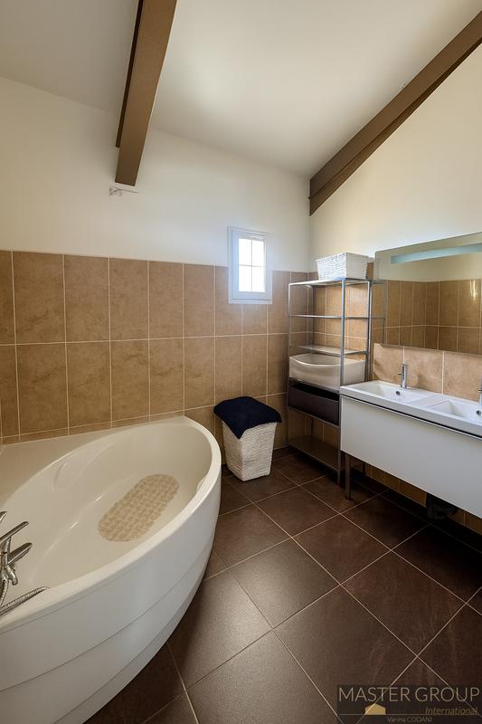 Triplex - 94 m² - 4 pièces