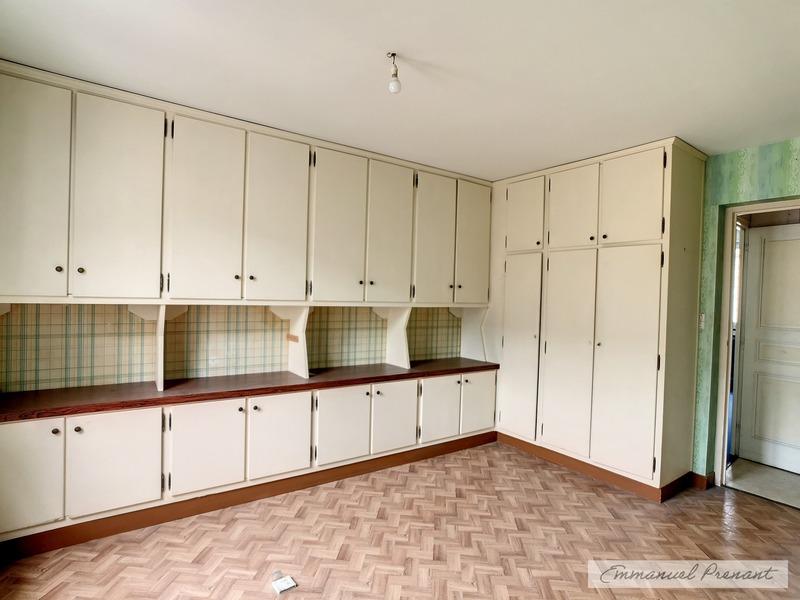 Local commercial - 242 m² - 7 pièces