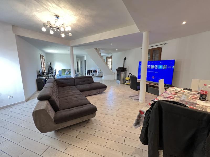 Villa - 220 m² - 6 pièces