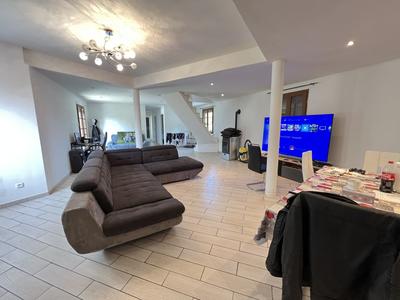 Villa - 220 m² - 6 pièces