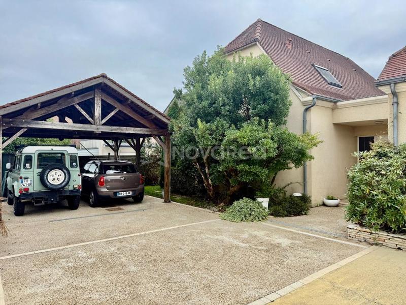 Villa - 285 m² - 8 pièces