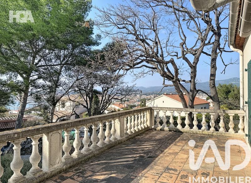 Maison - 198 m² - 8 pièces