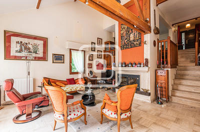 Maison - 183 m² - 8 pièces
