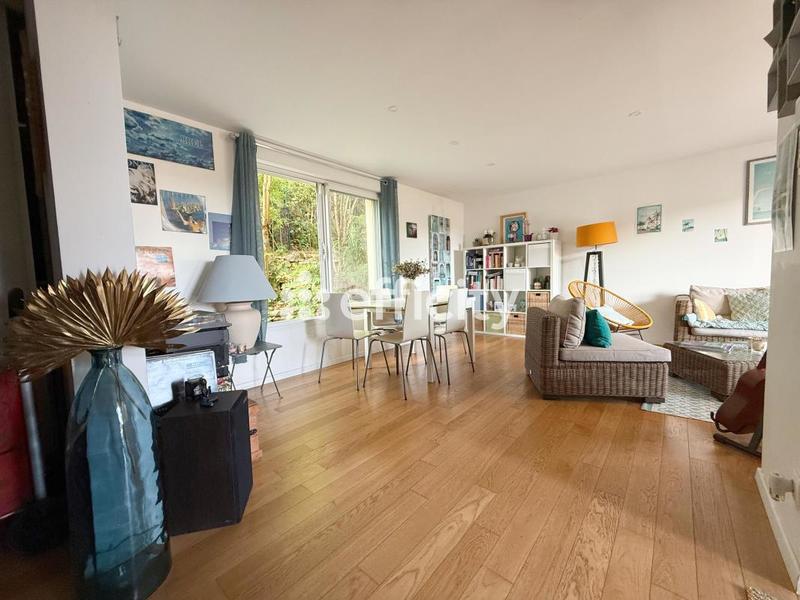 Maison - 122 m² - 6 pièces