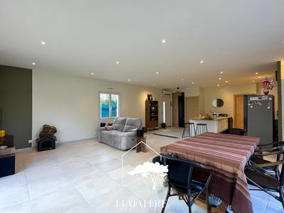 Maison - 110 m² - 4 pièces