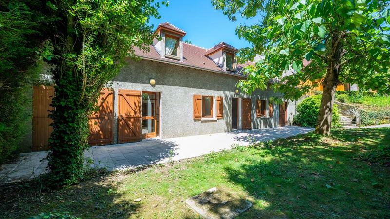 Maison - 660 m² - 16 pièces