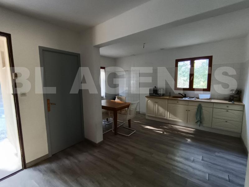 Maison - 96 m² - 6 pièces