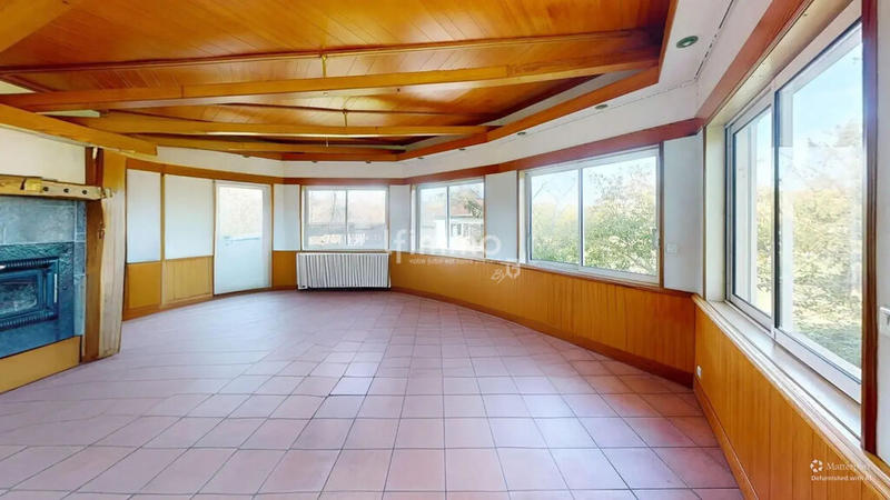 Demeure - 200 m² - 9 pièces