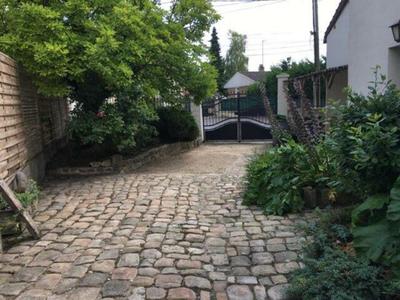 Maison - 200 m² - 7 pièces