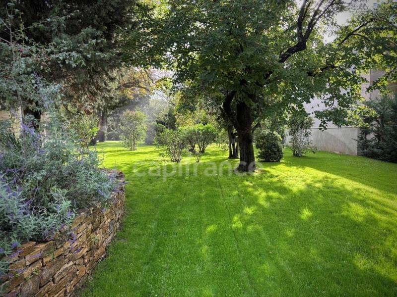 Maison - 290 m² - 8 pièces