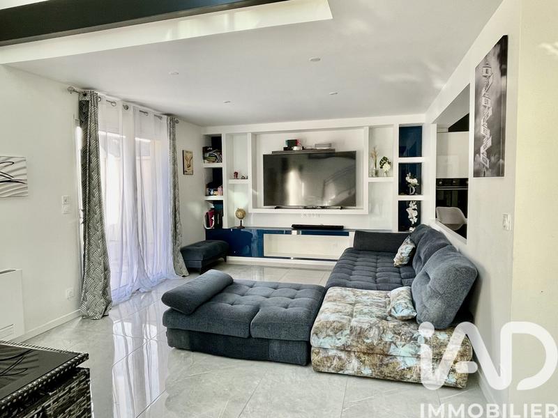 Maison - 249 m² - 9 pièces