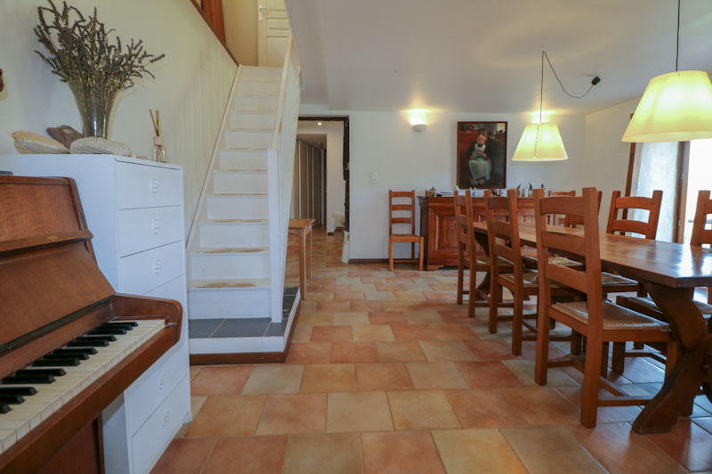 Propriété - 538 m² - 24 pièces