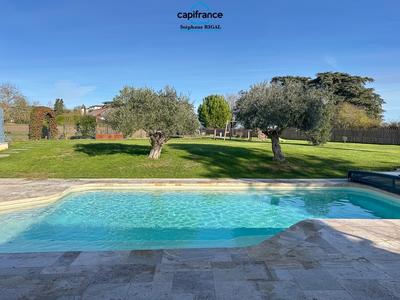 Propriété - 229 m² - 7 pièces