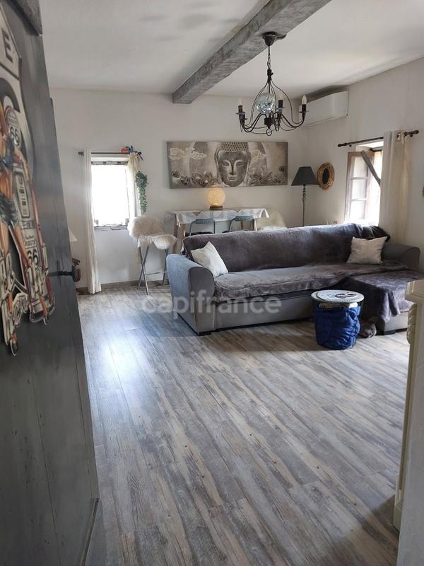 Maison - 240 m² - 6 pièces