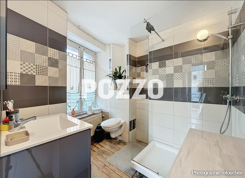 Maison - 180 m² - 9 pièces