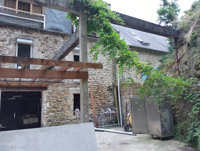 Maison - 450 m² - 10 pièces