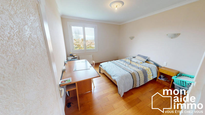 Maison - 143 m² - 7 pièces