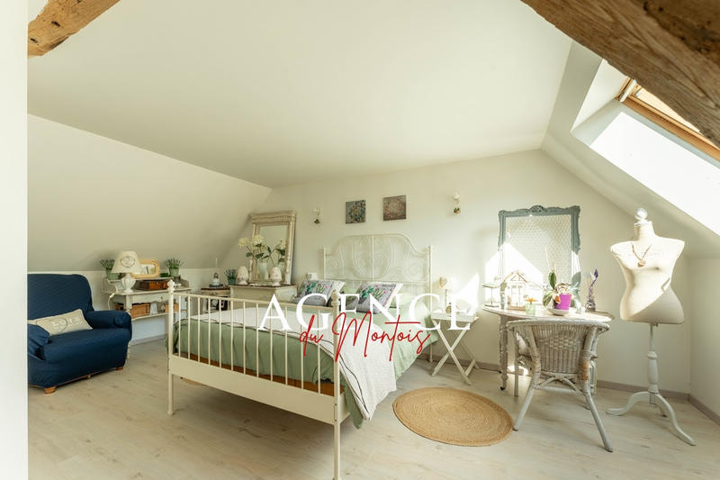 Maison - 179 m² - 6 pièces