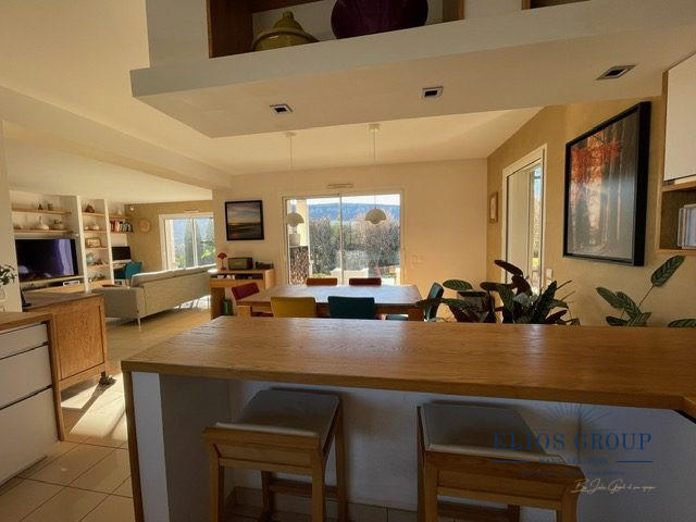 Maison - 136 m² - 6 pièces