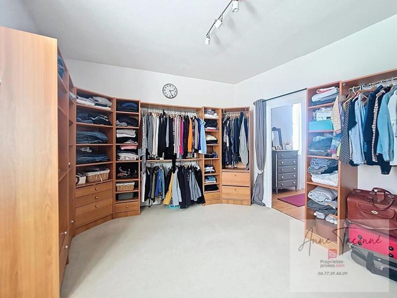 Maison - 245 m² - 7 pièces