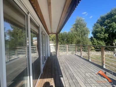 Maison - 102 m² - 4 pièces