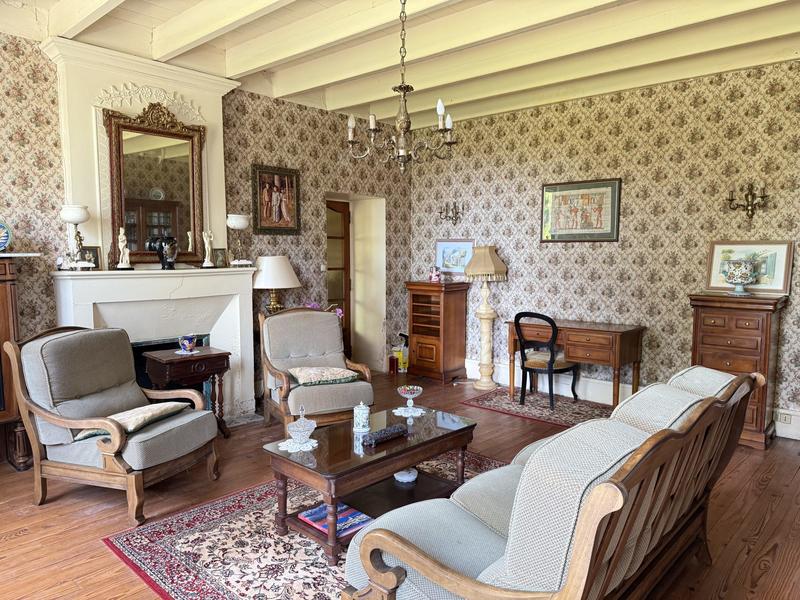 Maison - 338 m² - 11 pièces