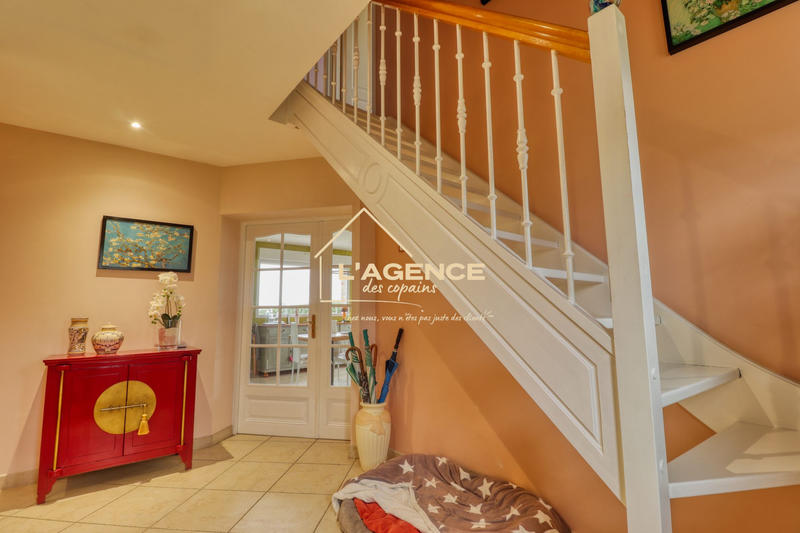 Maison - 185 m² - 6 pièces