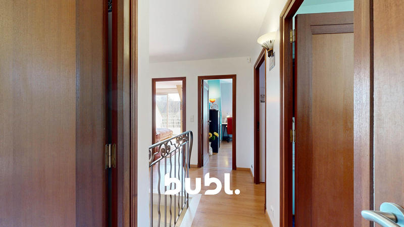 Maison - 302 m² - 12 pièces